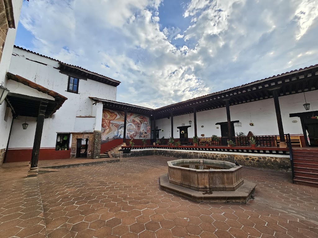 Casa de las artesanía de Michoacán foto 1