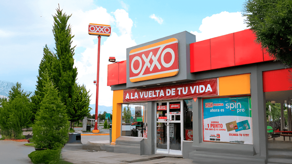 OXXO Tacambaro Sur foto 1