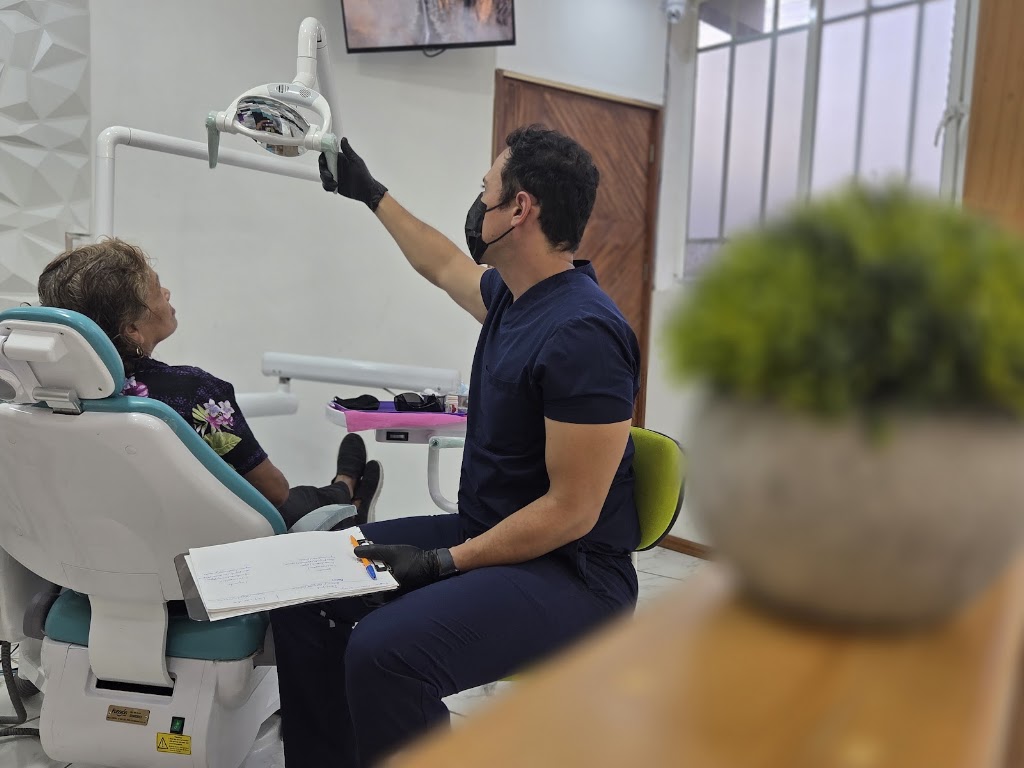Sonríe Clínica Dental foto 1