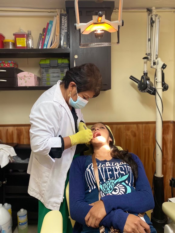 Dra. Ana Ramírez Dentista