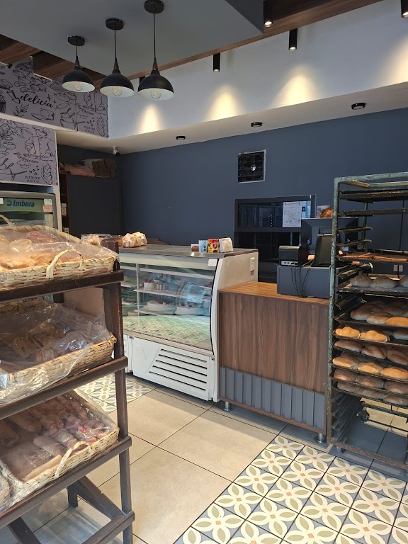 Pastelería Y Panadería. Almitas